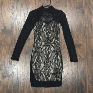 Long sleeve back-less dress